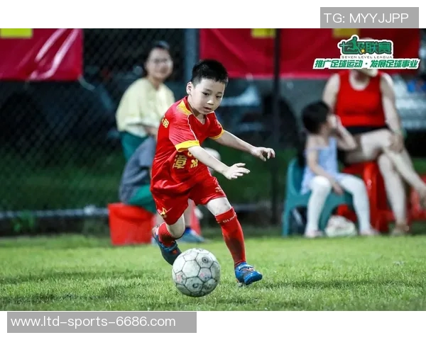 大胡子足球明星的魅力瞬间与精彩瞬间分享，让我们一起领略他们的风采与激情